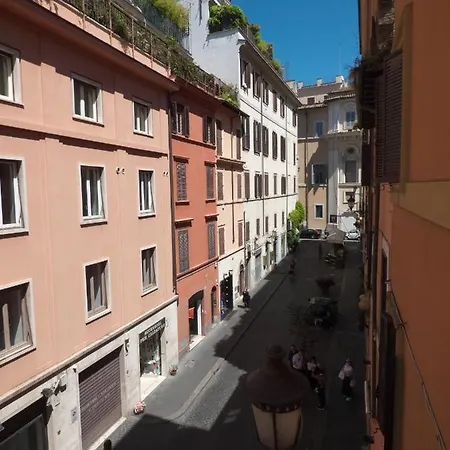 Vite 99 - Piazza Di Spagna Bed & Breakfast 4*