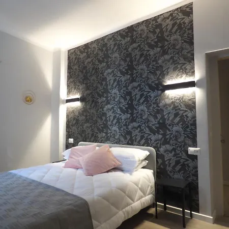 Vite 99 - Piazza Di Spagna