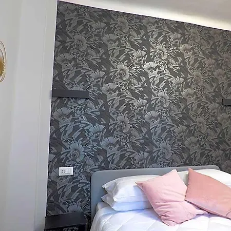 فندق مبيت وإفطار Vite 99 - Piazza Di Spagna روما