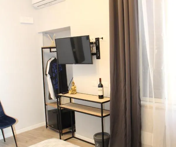 Vite 99 - Piazza Di Spagna 4*